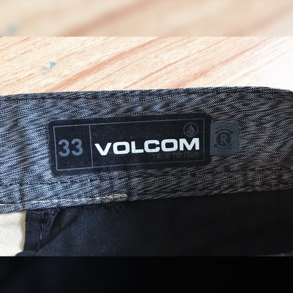 Volcom shorts - Picture 5 of 5